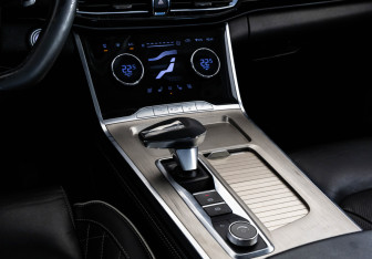 Подержанный автомобиль Exeed VX 2023 года (13 фото)