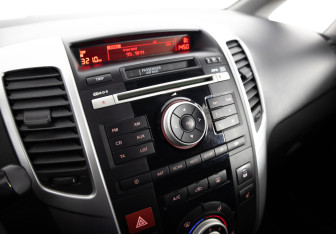 Подержанный автомобиль Kia Venga 2012 года (19 фото)