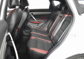 Подержанный автомобиль Geely Coolray 2023 года (13 фото)