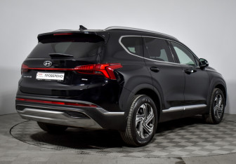 Подержанный автомобиль Hyundai Santa Fe 2021 года (5 фото)