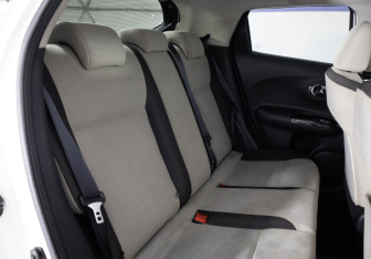 Подержанный автомобиль Nissan Juke 2013 года (19 фото)