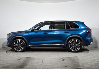 Подержанный автомобиль Geely Monjaro 2022 года (9 фото)