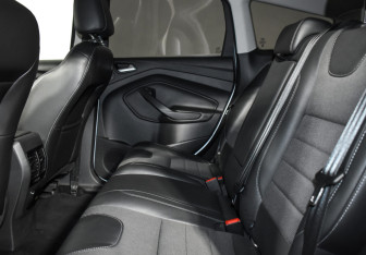 Подержанный автомобиль Ford Kuga 2015 года (12 фото)