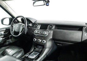 Подержанный автомобиль Land Rover Discovery 2014 года (9 фото)