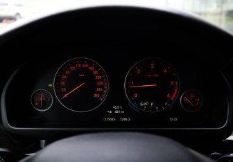 Подержанный автомобиль BMW X5 2018 года (12 фото)