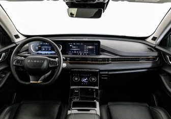 Подержанный автомобиль Exeed LX 2022 года (10 фото)
