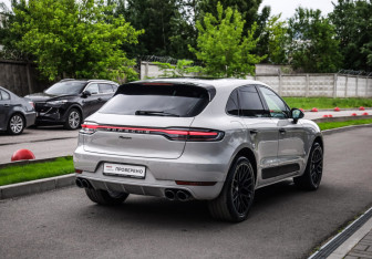Подержанный автомобиль Porsche Macan 2021 года (6 фото)