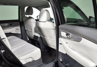 Подержанный автомобиль GAC GS8 2023 года (13 фото)