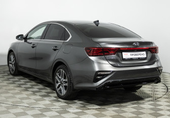 Подержанный автомобиль Kia Cerato Sedan 2019 года (7 фото)