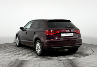 Подержанный автомобиль Audi A3 Hatchback 2015 года (7 фото)