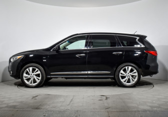 Подержанный автомобиль Infiniti QX60 2014 года (8 фото)