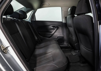 Подержанный автомобиль Volkswagen Polo Sedan 2016 года (16 фото)