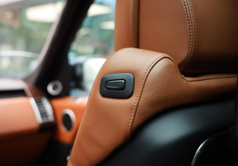 Подержанный автомобиль Land Rover Range Rover 2016 года (28 фото)