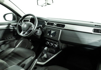 Подержанный автомобиль Renault Arkana 2019 года (9 фото)