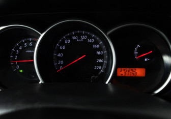 Подержанный автомобиль Nissan Tiida Sedan 2010 года (12 фото)