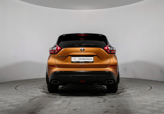Подержанный автомобиль Nissan Murano Suv 2017 года (6 фото)