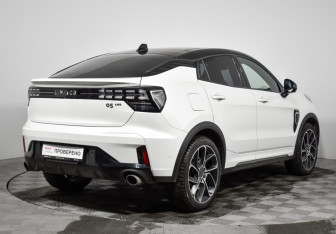 Подержанный автомобиль Lynk&Co 05 2023 года (5 фото)