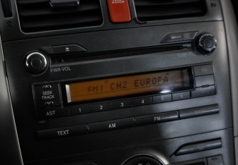 Подержанный автомобиль Toyota Auris Hatchback 2007 года (13 фото)