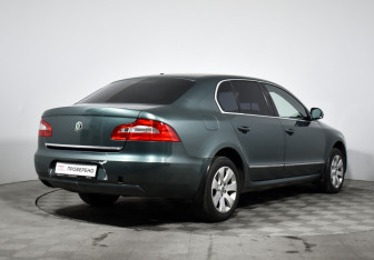 Подержанный автомобиль Skoda Superb Liftback 2013 года (5 фото)
