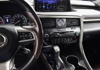 Подержанный автомобиль Lexus RX 2017 года (20 фото)