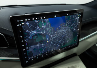 Подержанный автомобиль Zeekr 001 2022 года (17 фото)