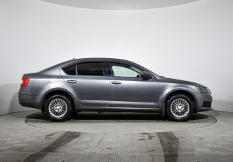 Подержанный автомобиль Skoda Octavia Liftback 2017 года (4 фото)