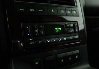 Подержанный автомобиль Ford Explorer 2008 года (16 фото)