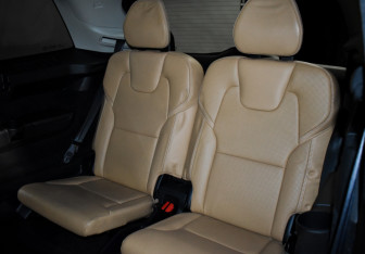 Подержанный автомобиль Volvo XC90 2015 года (14 фото)