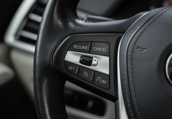 Подержанный автомобиль BMW X5 2020 года (16 фото)