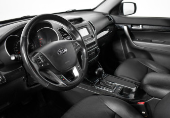 Подержанный автомобиль Kia Sorento 2020 года (8 фото)