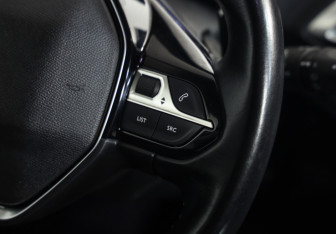 Подержанный автомобиль Peugeot 3008 2019 года (11 фото)