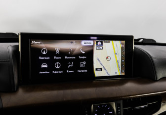 Подержанный автомобиль Lexus LX 2016 года (18 фото)