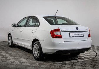 Подержанный автомобиль Skoda Rapid Liftback 2016 года (7 фото)