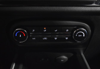 Подержанный автомобиль Chery Tiggo 4 2021 года (16 фото)