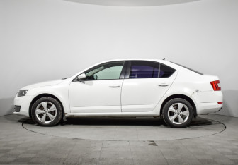 Подержанный автомобиль Skoda Octavia Liftback 2016 года (8 фото)