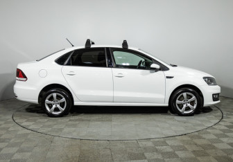 Подержанный автомобиль Volkswagen Polo Sedan 2016 года (4 фото)