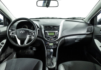 Подержанный автомобиль Hyundai Solaris Hatchback 2012 года (13 фото)