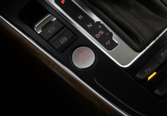 Подержанный автомобиль Audi Q5 2012 года (13 фото)