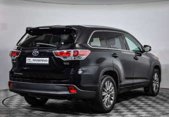 Подержанный автомобиль Toyota Highlander 2015 года (5 фото)