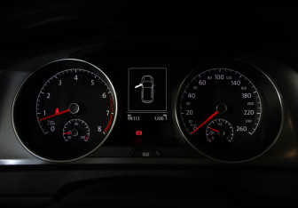 Подержанный автомобиль Volkswagen Golf Hatchback 2013 года (11 фото)