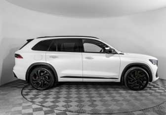 Подержанный автомобиль Geely Monjaro 2023 года (4 фото)