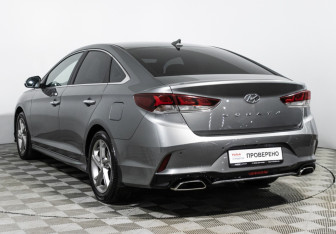 Подержанный автомобиль Hyundai Sonata 2018 года (7 фото)
