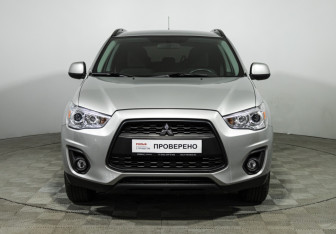 Подержанный автомобиль Mitsubishi ASX 2015 года (2 фото)