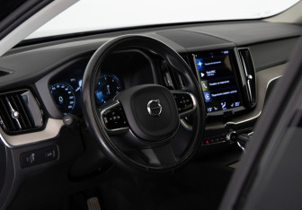Подержанный автомобиль Volvo XC60 2021 года (11 фото)