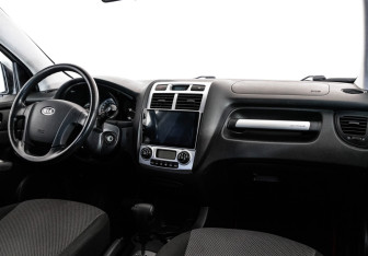 Подержанный автомобиль Kia Sportage 2008 года (9 фото)
