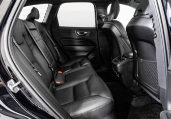 Подержанный автомобиль Volvo XC60 2019 года (26 фото)