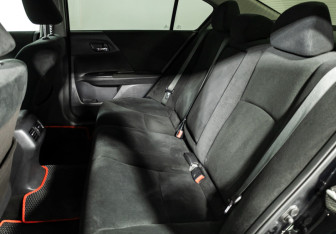 Подержанный автомобиль Honda Accord Sedan 2013 года (10 фото)