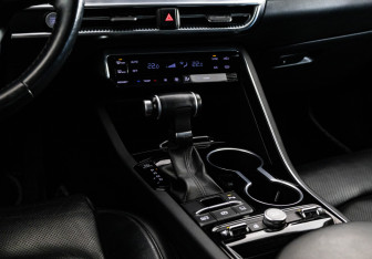 Подержанный автомобиль Kia K5 2021 года (14 фото)