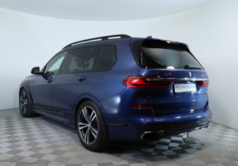 Подержанный автомобиль BMW X7 2020 года (8 фото)