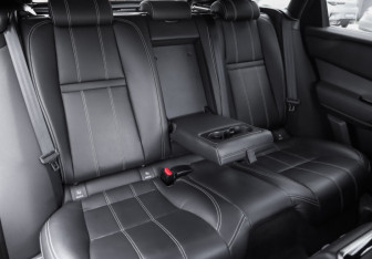 Подержанный автомобиль Land Rover Range Rover Velar 2017 года (34 фото)